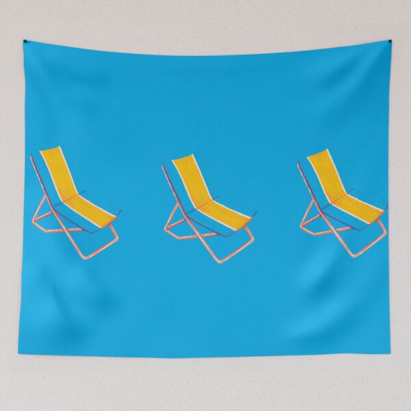 Aperçu de l'œuvre Chaise de plage rétro bleu jaune LOBB créée et vendue par Digitally-Me.