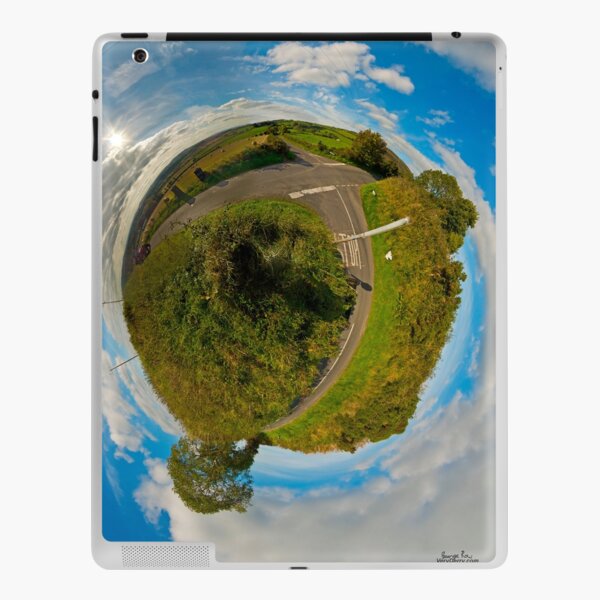 Country Roads - Killea Crossroads, Derry, N. Ireland iPad Skin