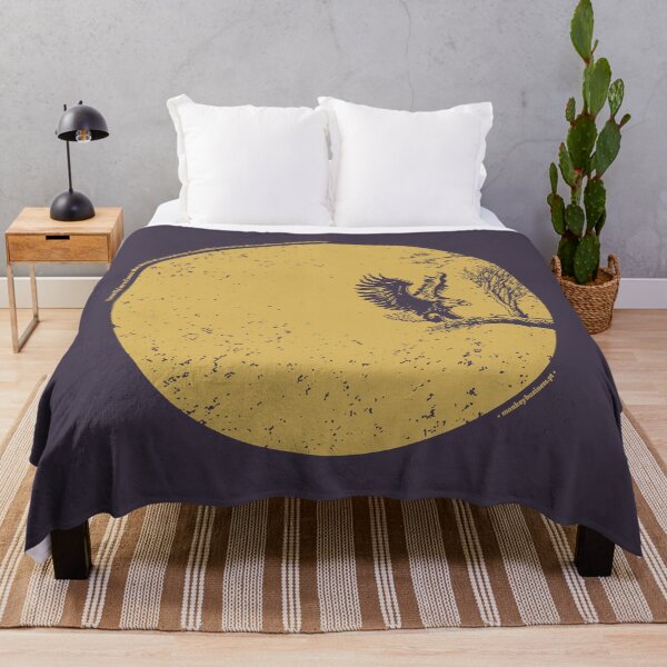 Item preview, Eagle Landing in round grunge shape - Animal Minimal Collection designed and sold by monkeybusiness.pt.