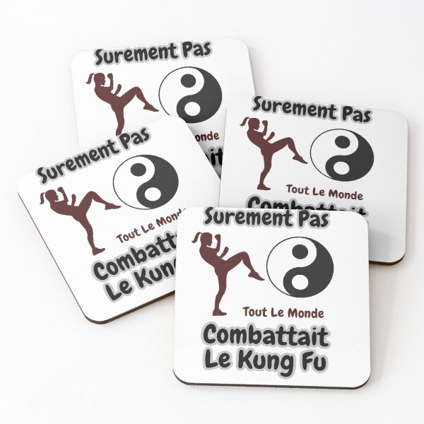 Aperçu de l'œuvre Noël T-shirt essentiel créée et vendue par CHIQUESTAR.