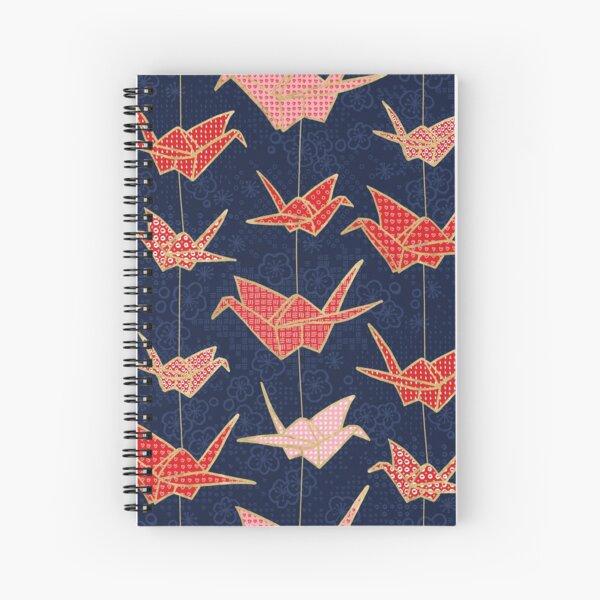 Aperçu de l'œuvre Grues en origami rouge sur bleu marine créée et vendue par Markéta Stengl.