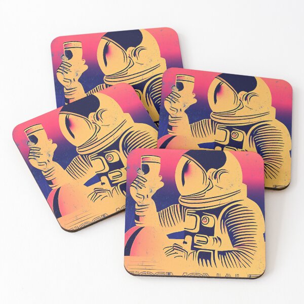 Artikelvorschau, Cosmonaut mit Kaffeebecher, gelb, vintage, used-look, retro entworfen und verkauft von Time4Space.