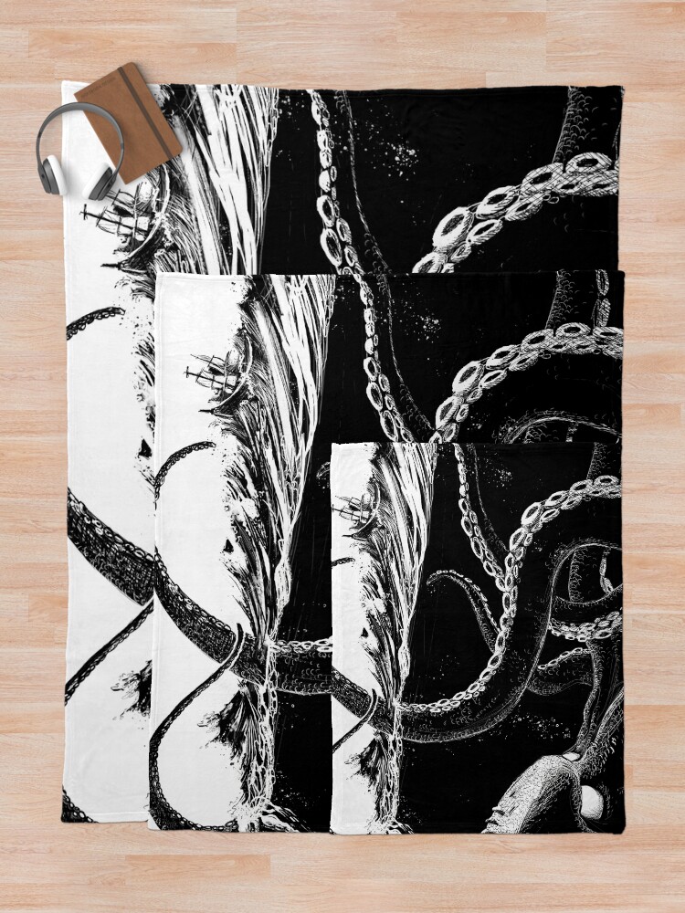 Imagen 5 de 6, Manta con la obra Kraken gobierna el mar, diseñada y vendida por hazytale.