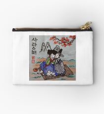 Korean couple in love Studio Pouch