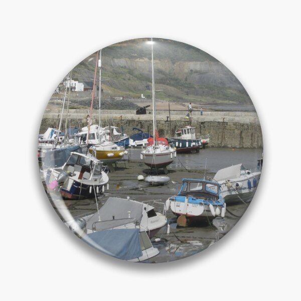 Artikelvorschau, Lyme Regis Boats, Rückzugsort für Fischer, Dorset, Jurassic Coastline entworfen und verkauft von Designs12.