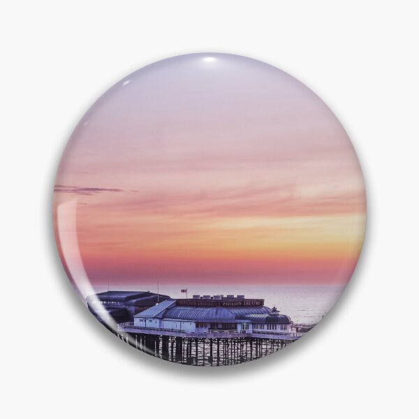 Artikelvorschau, Sonnenaufgang Cromer Pier Norfolk entworfen und verkauft von Jim Key.