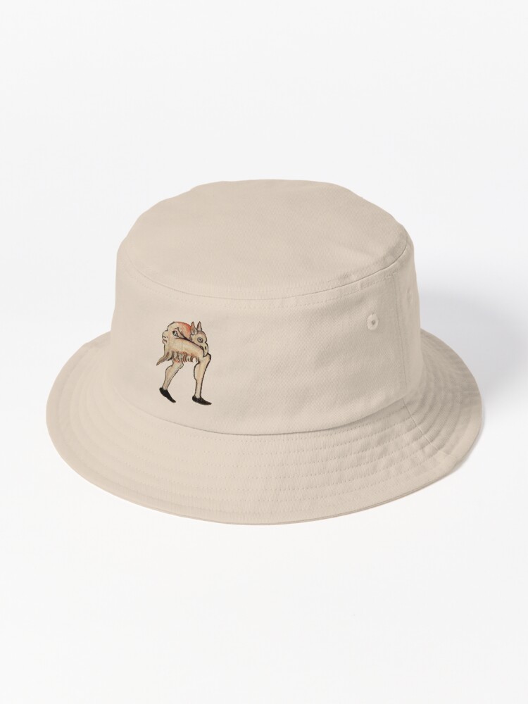 Imagen 1 de 6, Gorro de pescador con la obra Meme Criatura Medieval, diseñada y vendida por VintageManiac.