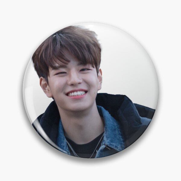 Artikelvorschau, Seungmin lächelt entworfen und verkauft von Willowtreees.