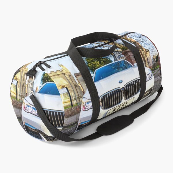 Artikelvorschau, Große weiße Limousine entworfen und verkauft von Paul Thompson Photography.