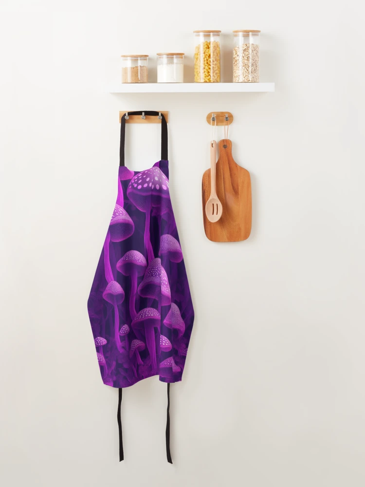 Aperçu 4 sur 6. Tablier avec l'œuvre Purple glowing mushroom forest pattern créée et vendue par Rothnaric.