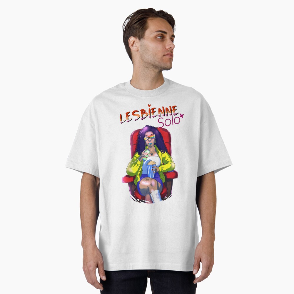 Aperçu de l'œuvre T-shirt oversize créée et vendue par Reine-Dibussi.