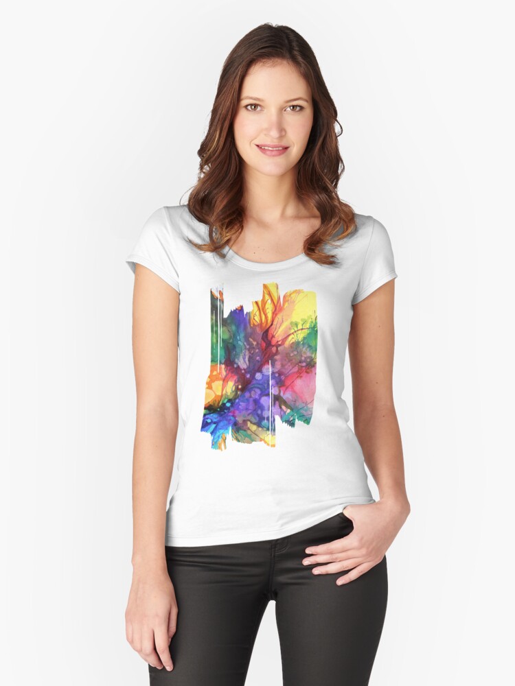 Aperçu 1 sur 3. T-shirt échancré avec l'œuvre Eclosion 28 créée et vendue par ElioraBousquet.