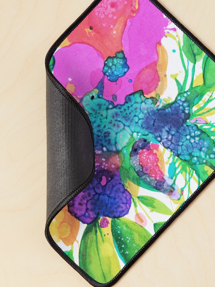 Aperçu 2 sur 5. Tapis de souris avec l'œuvre Eclosion 152 créée et vendue par ElioraBousquet.