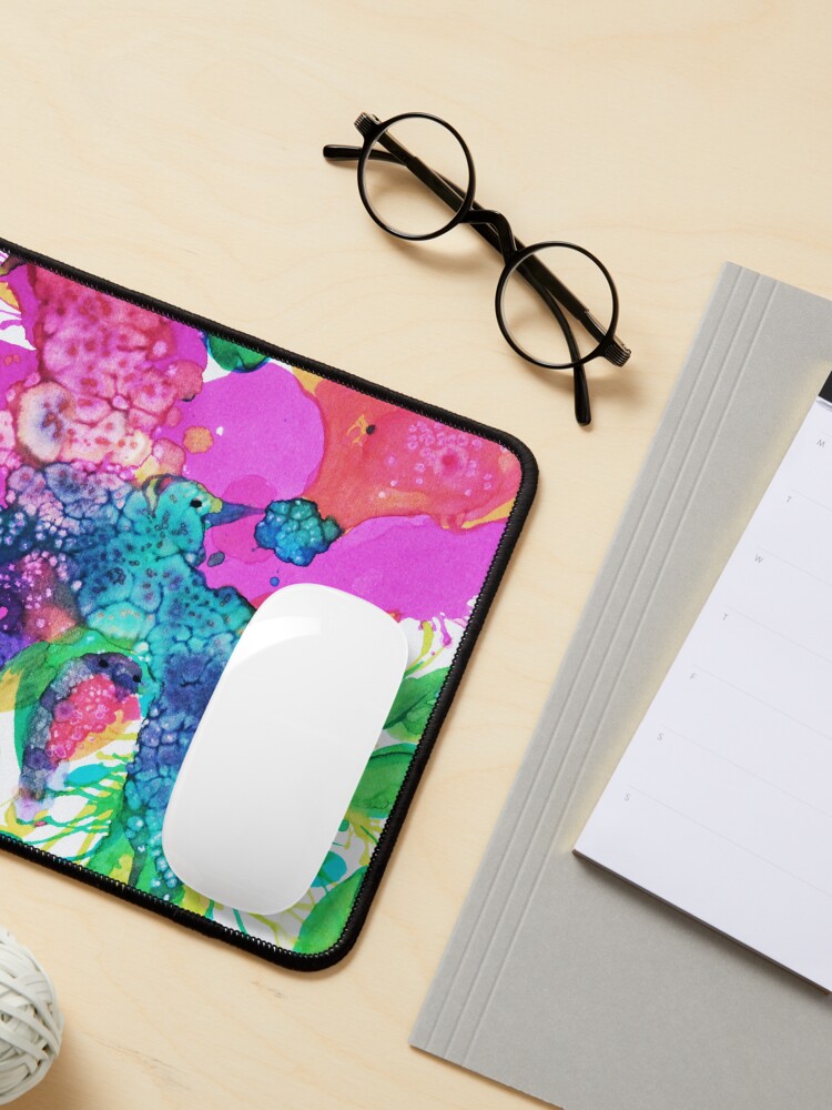 Aperçu 3 sur 5. Tapis de souris avec l'œuvre Eclosion 152 créée et vendue par ElioraBousquet.