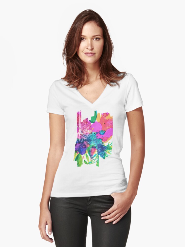 Aperçu 1 sur 3. T-shirt moulant col V avec l'œuvre Eclosion 152 créée et vendue par ElioraBousquet.