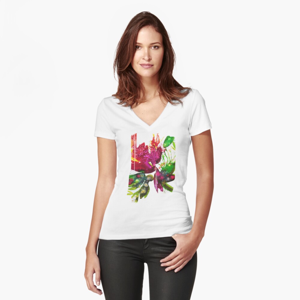 Aperçu de l'œuvre T-shirt moulant col V créée et vendue par ElioraBousquet.