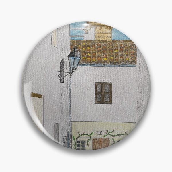 Aperçu de l'œuvre Maisons blanchies à la chaux dans le pueblo espagnol, avec l'église San Roque. créée et vendue par CarthyArt.