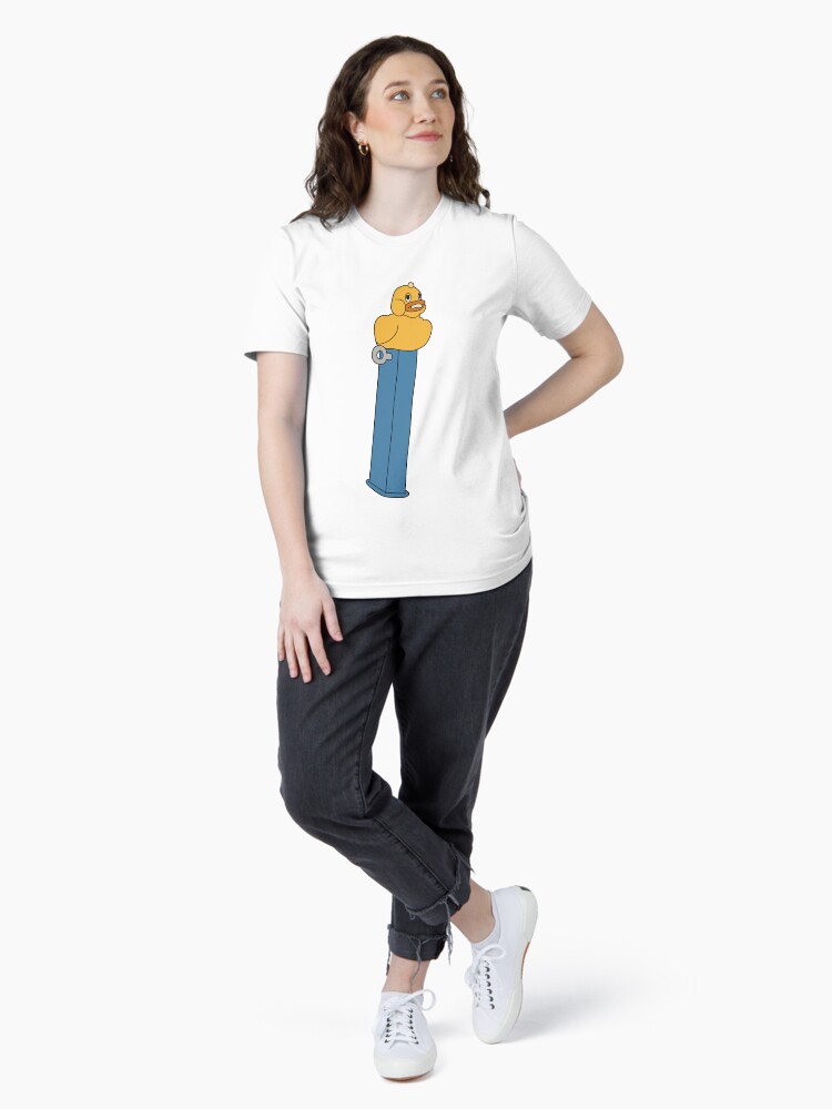 Imagen 4 de 7, Camiseta esencial con la obra Reliquia peligrosa de la serie de televisión Silo (dispensador PEZ), diseñada y vendida por TerenasMenethil.