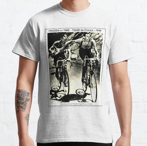 TOUR de FRANCE : Vintage 1949 Gino Sharing Drink with Fausto Print Classic T-Shirt