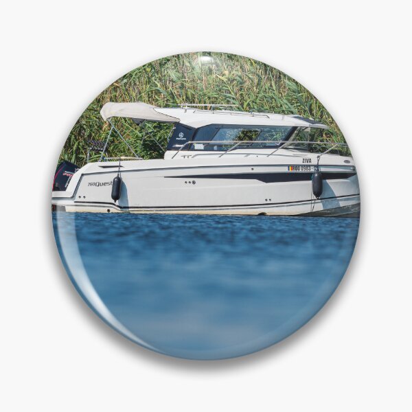 Artikelvorschau, Fischerboot auf dem See entworfen und verkauft von OriginalShots.