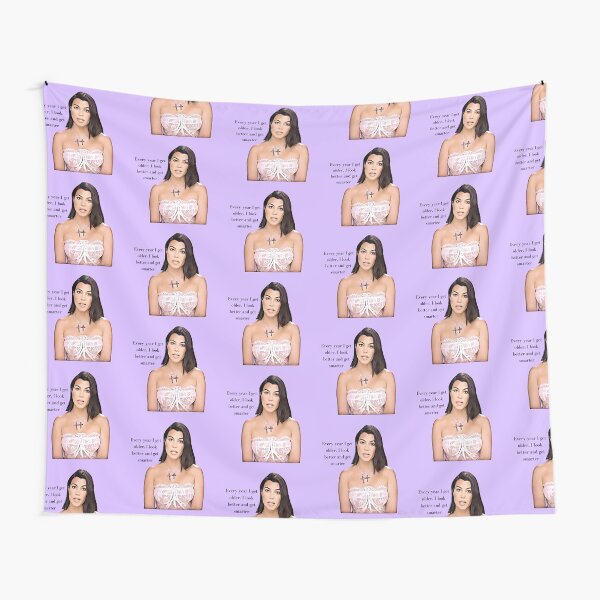 Aperçu de l'œuvre Kourtney Kardashian Mème drôle créée et vendue par QueensOfBravo.
