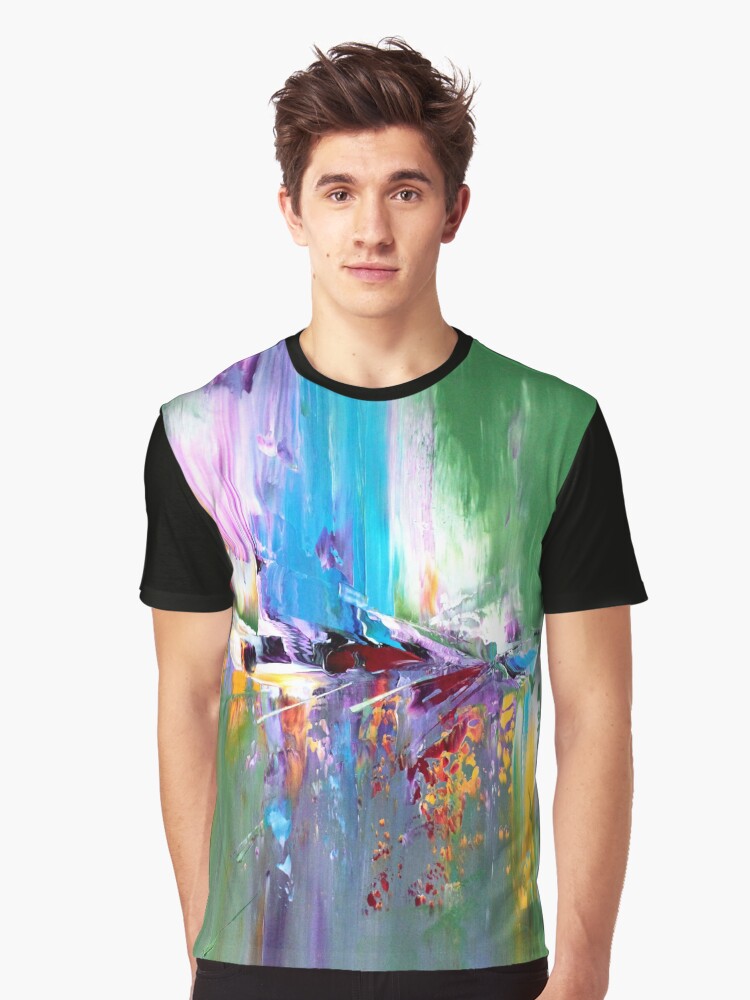Aperçu 1 sur 5. T-shirt graphique avec l'œuvre L'instant suspendu 1 créée et vendue par ElioraBousquet.