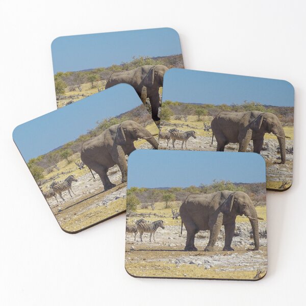 Aperçu de l'œuvre Éléphant et zèbres - Etosha, Namibie créée et vendue par Vik-Ink.