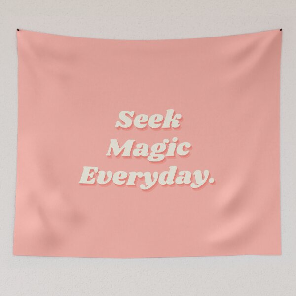 Aperçu de l'œuvre Rechercher la magie, motivation, inspiration, affirmation quotidienne, positif, magie, orange créée et vendue par Magic Love Art Print.