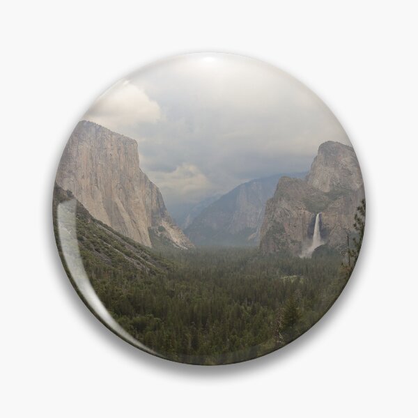 Aperçu de l'œuvre Vue du tunnel de la vallée de Yosemite créée et vendue par Alison Hindenlang.