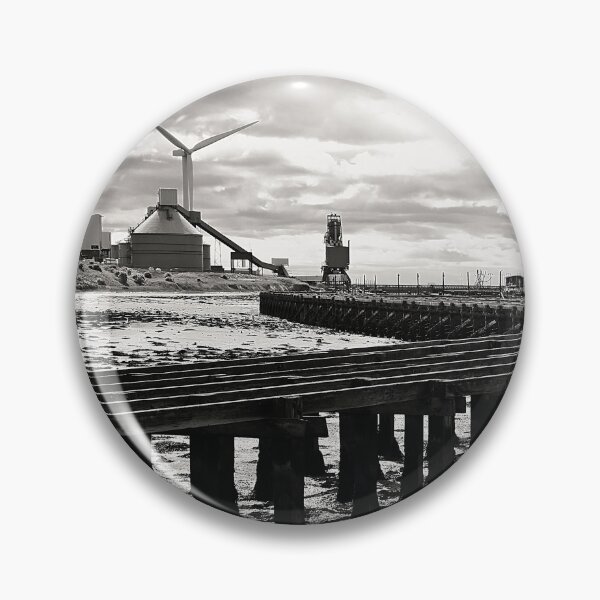 Artikelvorschau, The Old Coal Staithes - Monochrom entworfen und verkauft von Violaman.