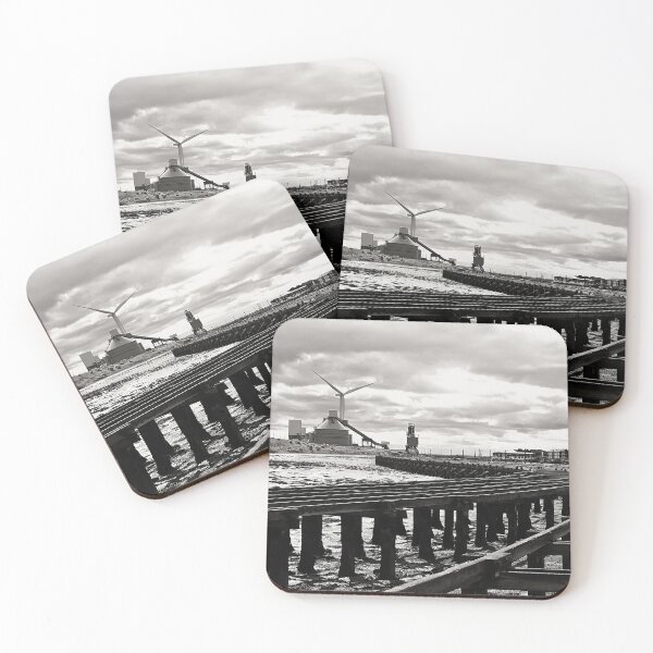 Artikelvorschau, The Old Coal Staithes - Monochrom entworfen und verkauft von Violaman.