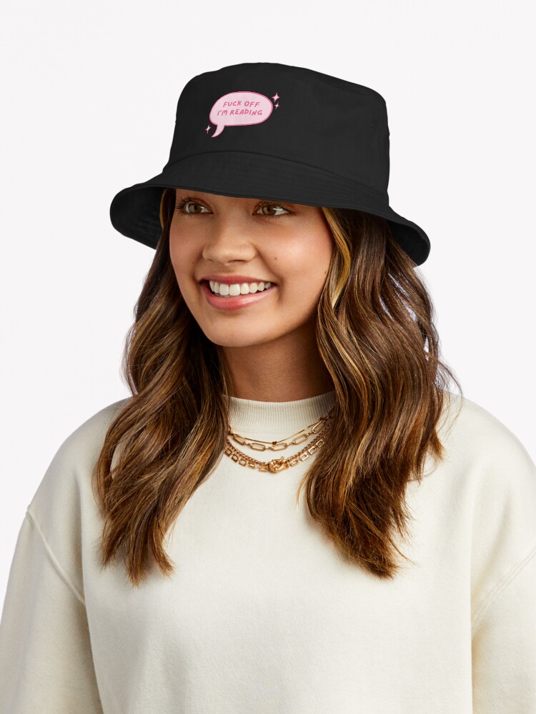 Thumbnail 5 von 6, Bucket Hat, Verpiss dich, ich lese - rosa süße Sprechblase designt und verkauft von catdiasart.