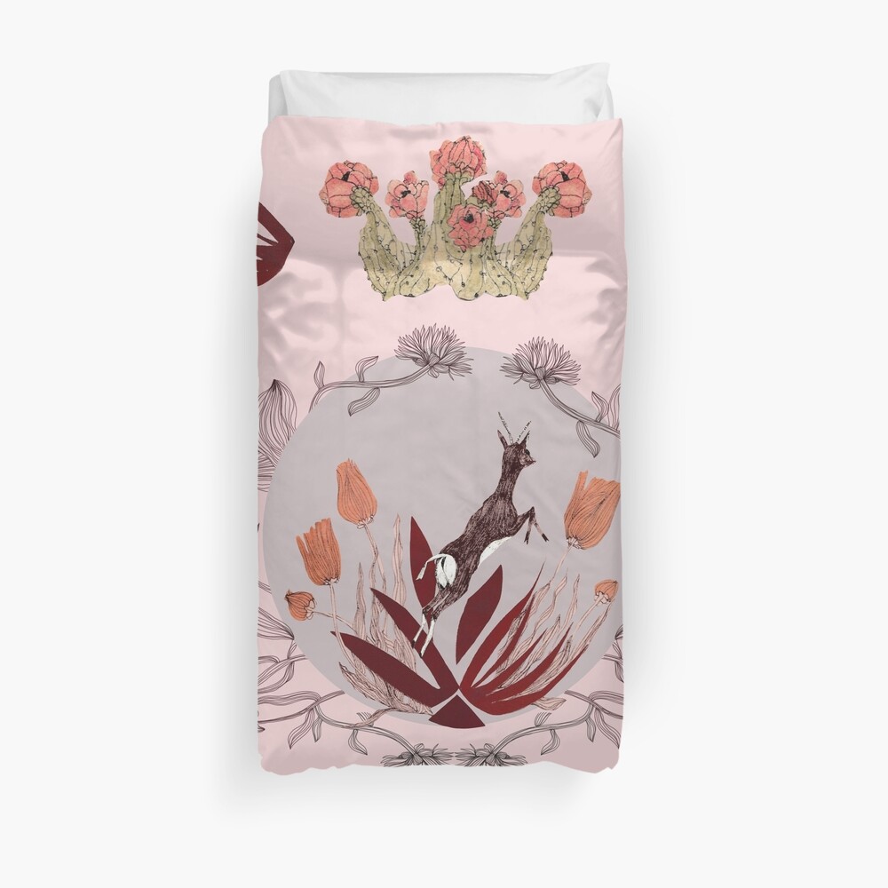 Blooming desert. Duvet Cover