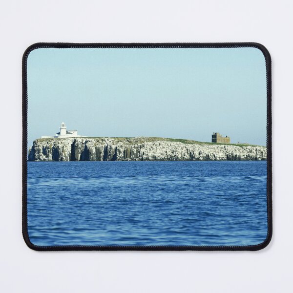 Artikelvorschau, Inner Farne Island mit Leuchtturm entworfen und verkauft von MartinPhotos.