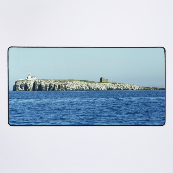 Artikelvorschau, Inner Farne Island mit Leuchtturm entworfen und verkauft von MartinPhotos.