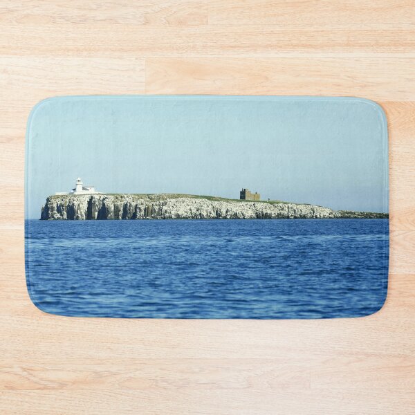 Artikelvorschau, Inner Farne Island mit Leuchtturm entworfen und verkauft von MartinPhotos.