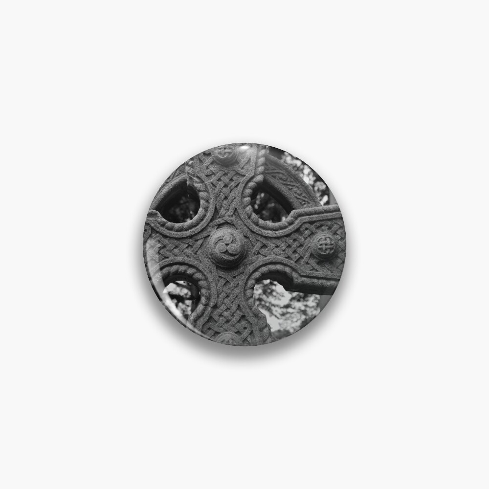 Artikel-Vorschau von Button, designt und verkauft von RabbitHole13.