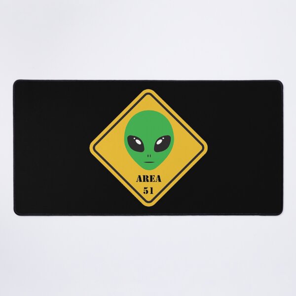 Aperçu de l'œuvre Panneau d'avertissement de la zone 51 avec visage extraterrestre vert - Restez à l'écart ! créée et vendue par MagicStrawberry.