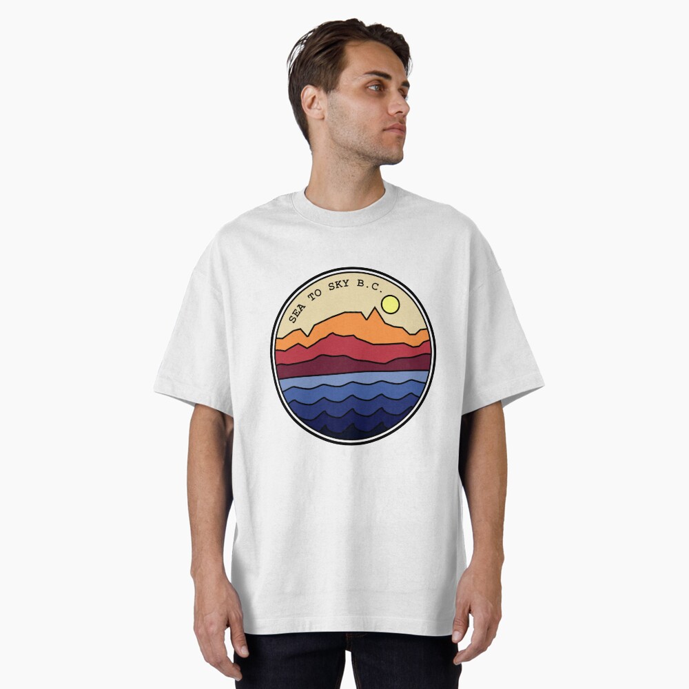 Aperçu de l'œuvre T-shirt oversize créée et vendue par SarahFrostArt.
