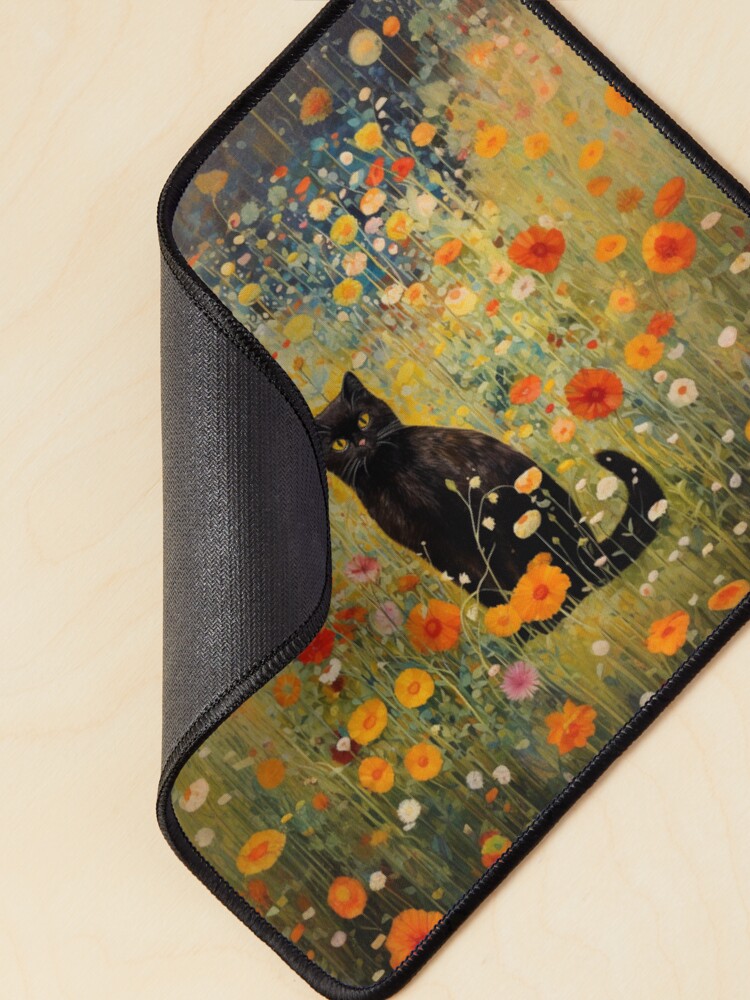 Aperçu 2 sur 5. Tapis de souris avec l'œuvre Chat de jardin de style Gustav Klimt créée et vendue par izzy2wonderland.