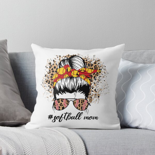 Aperçu de l'œuvre MomLife Vie de maman Rosie the Riveter Fastpitch Softball créée et vendue par ParadiM-eadors-.