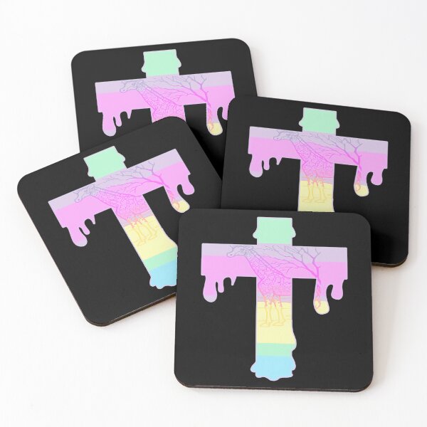 Aperçu de l'œuvre Goth Pastel Girafe Dripping Cross créée et vendue par PettyMckinley.