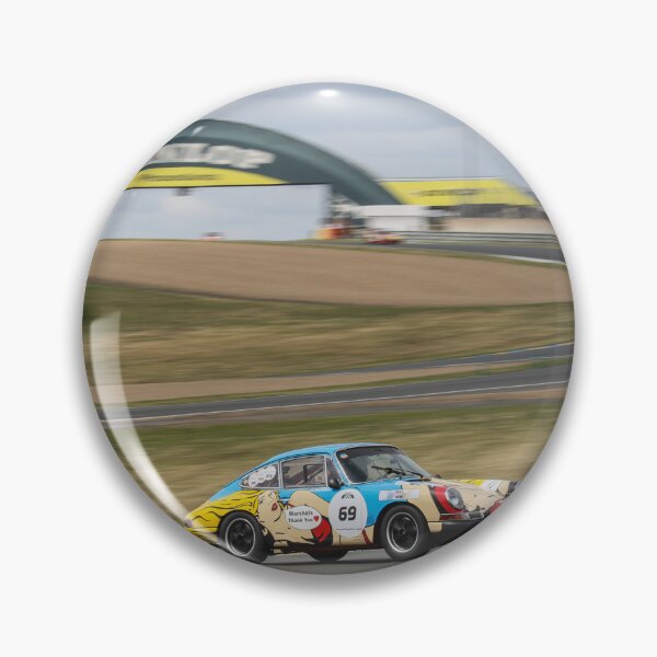 Artikelvorschau, Dunlop Bridge Le Mans Classic Porsche 911 Kunstauto entworfen und verkauft von vintagecars.