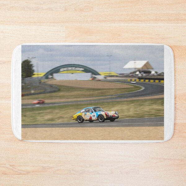 Artikelvorschau, Dunlop Bridge Le Mans Classic Porsche 911 Kunstauto entworfen und verkauft von vintagecars.
