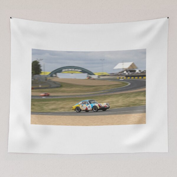 Artikelvorschau, Dunlop Bridge Le Mans Classic Porsche 911 Kunstauto entworfen und verkauft von vintagecars.