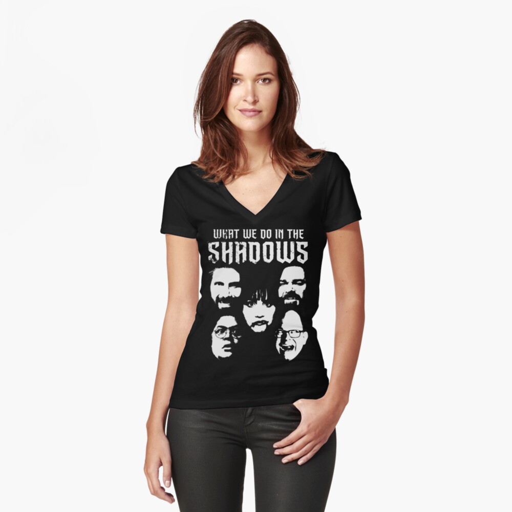 Aperçu de l'œuvre T-shirt moulant col V créée et vendue par SOOG.