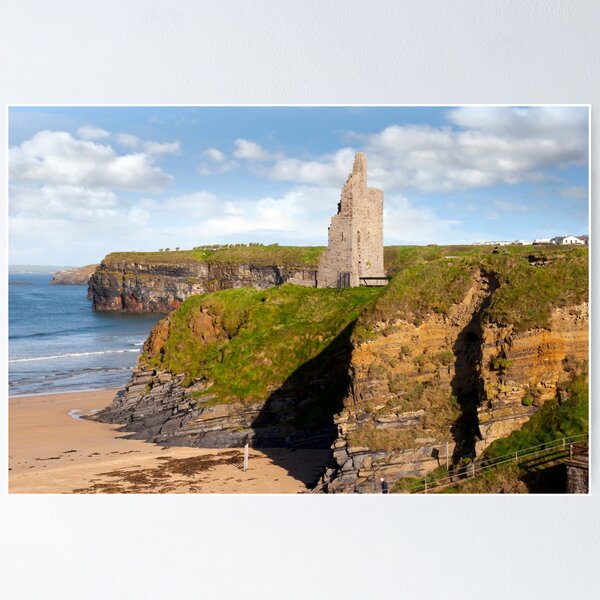 Aperçu de l'œuvre vue sur la plage du château de Ballybunion et les falaises créée et vendue par morrbyte.