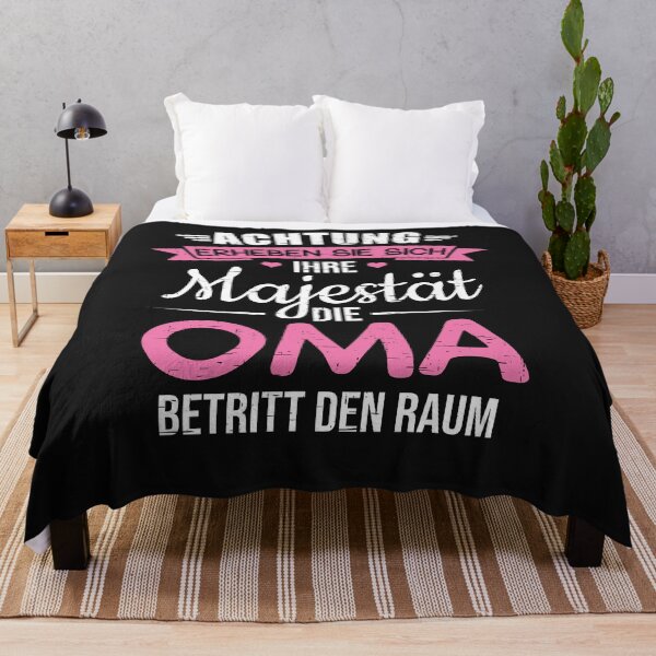 Artikelvorschau, Majestät Oma betritt den Raum entworfen und verkauft von ChrisFeil.