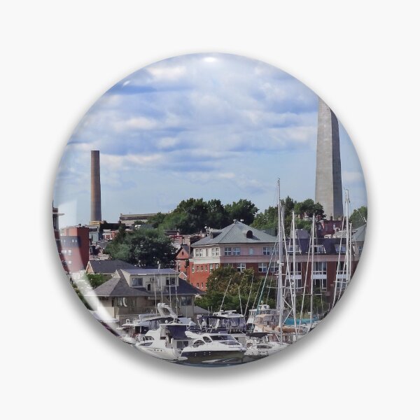 Artikelvorschau, Boston MA - Jachthafen mit Bunker Hill Monument in der Ferne entworfen und verkauft von Susan Savad.