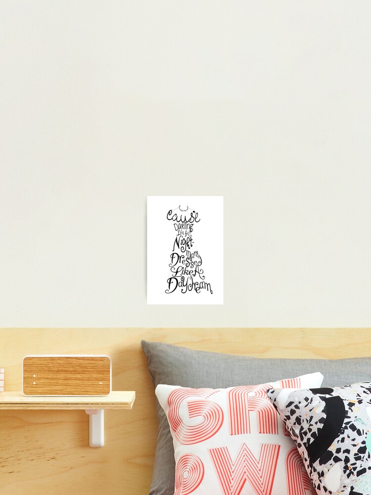 Lámina fotográfica «Causa cariño soy una pesadilla vestida como un sueño» de CatByDesign | Redbubble Lámina fotográfica «Causa cariño soy una pesadilla vestida como un sueño» de CatByDesign | Redbubble